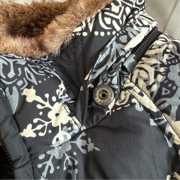 Eddie Bauer Women’s Snowflake Pattern Down Puffer Vest Faux Fur Collar Medium - Picture 4 of 9